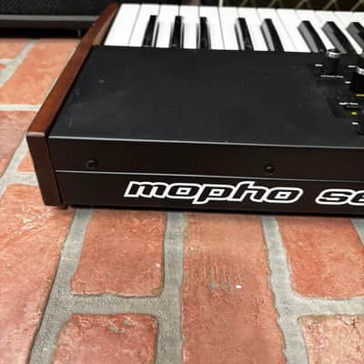 Dave Smith Instruments Mopho SE 42-Key Monophonic Synthesizer 2014 - 2016 - Black with Wood Sides image 9