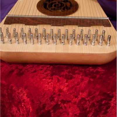 Roosebeck PSRARR Alto Rounded Psaltery Right-Handed w/Psaltery Bow, Tuning Tool & Rosin image 3