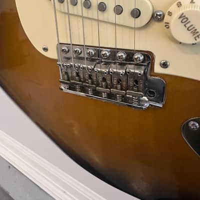 Fender Eric Johnson Stratocaster with Maple Fretboard 2005 - Present - 2-Color Sunburst image 4