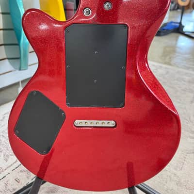 Godin Triumph - Red Sparkle image 7