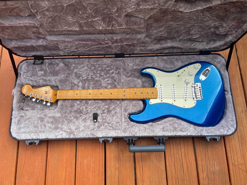 Fender American Ultra Stratocaster 2020 with Pure Vintage 57/62 pickups 2020 - Cobra Blue