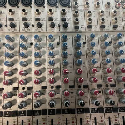 Behringer Eurorack UB1832FX-Pro 18-Input 3/2-Bus Mic / Line Mixer with Multi-Effects Processor 2000s - Silver image 2