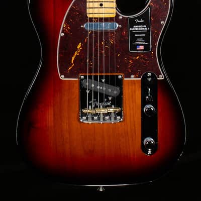 Fender American Professional II Telecaster 3-Color Sunburst Maple Fingerboard (252) image 3