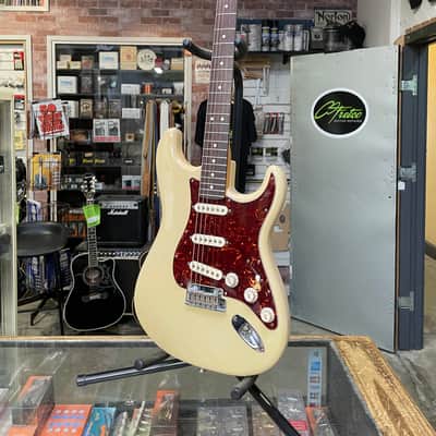 Fender FSR Limited Edition Standard Stratocaster 2014 - Olympic White image 5