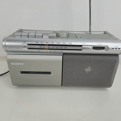 Sony - CFM-20L - Radio Cassette recorder - As New image 2