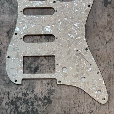 BMC Standard Stratocaster® Strat® Pickguard 3 Ply 11 Hole HSS Humbucker Single Single Oyster Pearl  [L15] image 1