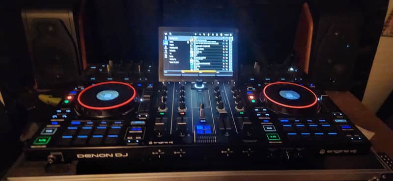 Denon Prime 4+ 4-Deck DJ System 2023 - Present - Black image 1