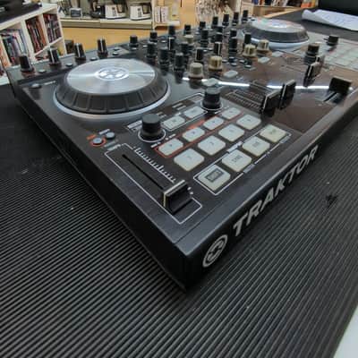 Native Instruments Traktor Kontrol S4 MK2 2010s - Black image 1