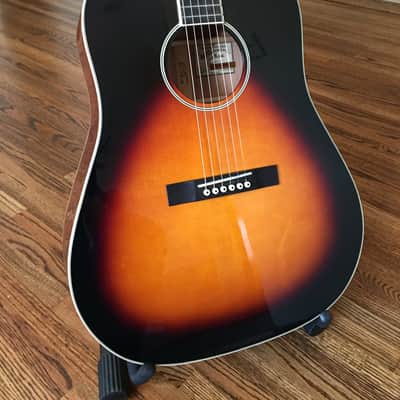 Recording King RAJ-126-SN All Solid Slope Shoulder Dreadnought Gloss Sunburst
