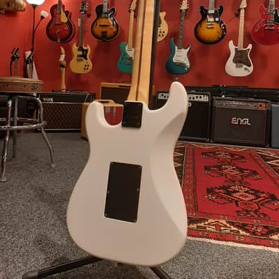Jackson Custom Made Charvel Gary Moore 2012 White image 9