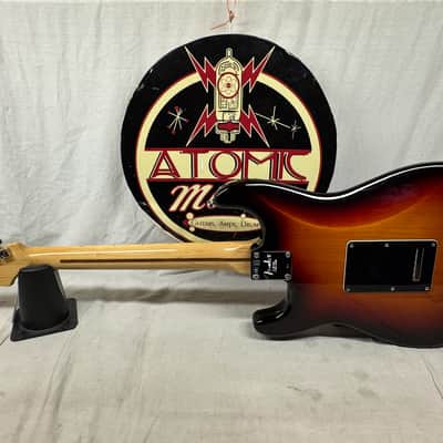 Fender American Standard Stratocaster Guitar with Case 2013 - 3-Color Sunburst / Maple neck image 8