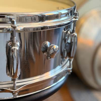 Slingerland No. 141 Festival Model 5x14" 8-Lug Chrome Over Steel Snare Drum with Rapid Strainer 1973 - 1979 - Chrome image 4