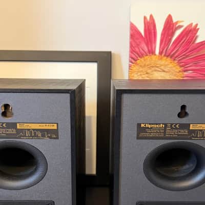 Klipsch Klipsch R-41M Bookshelf Home Speakers image 2