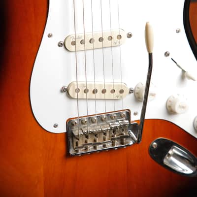 Fender American Special Stratocaster 2-Colour Sunburst Electric Guitar 2010 Pre-Owned image 5