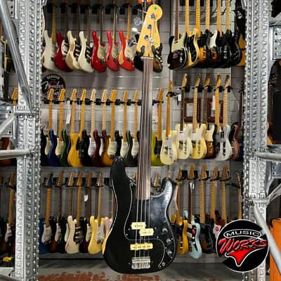 Fender   1980 Precision Fretless Black Mod Pj image 2