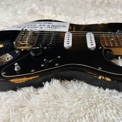 Kurt Cobain Vandalism Stratocaster Replica - 35" Mini Guitar - Reliced image 7