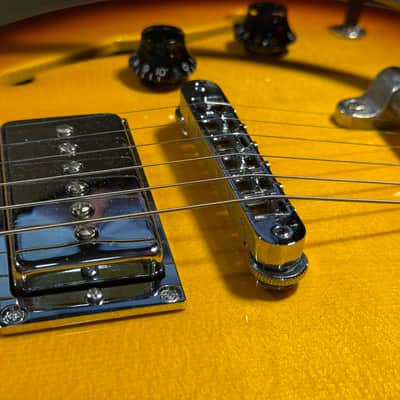 Hamer Newport w/ Bigsby in Vintage or Jazz Burst image 4