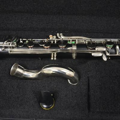 Clarinete Bajo Yamaha 220 en perfecto estado image 5