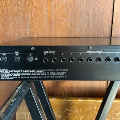 YAMAHA TX802 FM TONE GENERATOR SYNTHESIZER 2U RACK New internal battery image 8