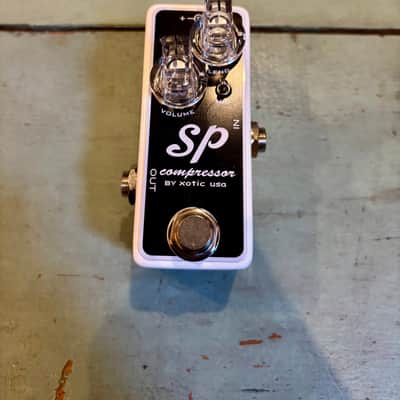 ギター exotic SP compressor Amazon.com: Xotic SP Compressor w/Power Supply : Musical Instruments