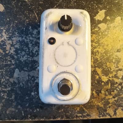 Dongeomac Meathead Fuzz in Distressed White image 1