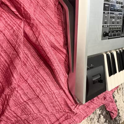 Roland Fantom-G6 61-Key Workstation Keyboard 2008 - 2012 - Silver image 2