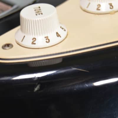 Fender Stratocaster Standard 2005 Electric Guitar MIM w/ HSC – Used 2005 - Black image 9