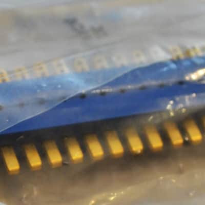 (4)Amphenol Male Connectors 22 pin type 133-022-21 N.O.S. image 2