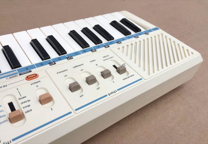 Casio Casiotone MT-45 Vintage Synthesizer Piano Keyboard In Open