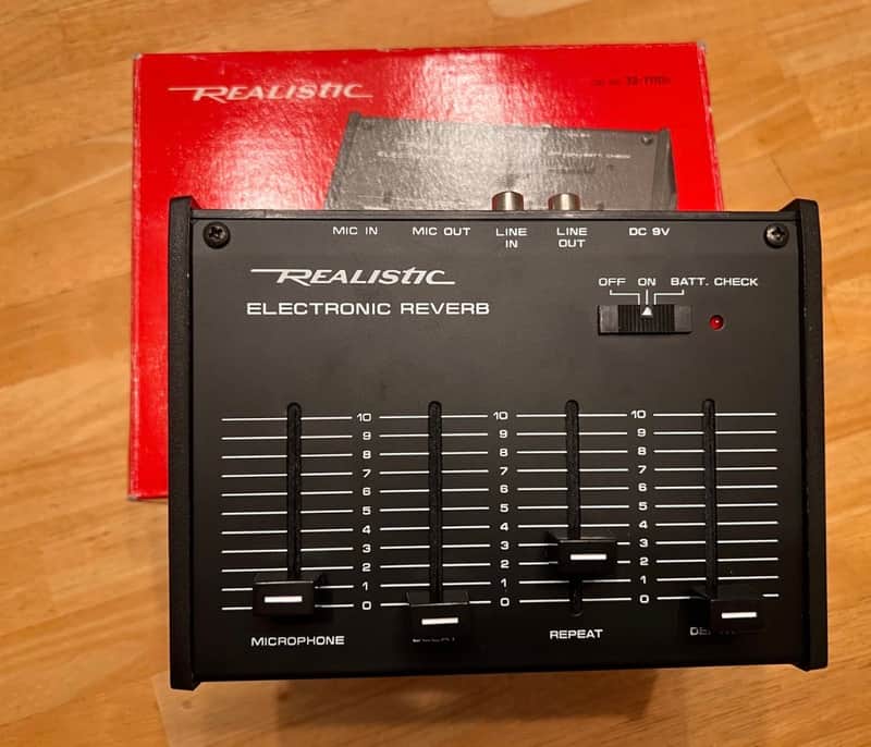 Realistic 32-1110 Desktop Electronic Reverb / Delay 1982 - 1989 - Black image 1