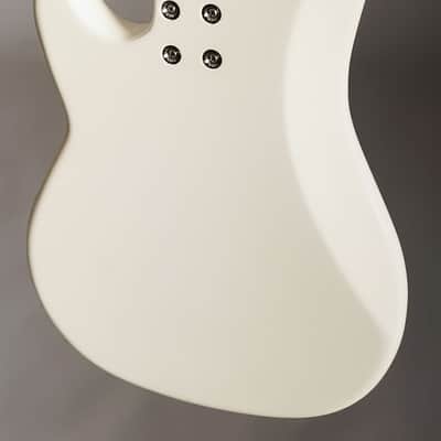 G&L USA LB-100 2022 - Olympic White image 6