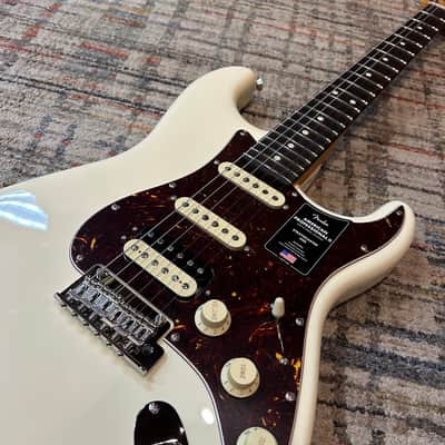 Fender American Professional II Stratocaster HSS with Rosewood Fretboard 2020 - Present - Olympic White image 3