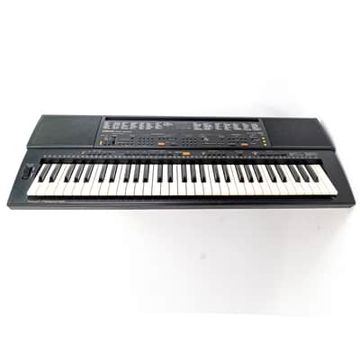 Yamaha PSR-500M Portable Digital Keyboard with Gig Bag, Power Supply & Sustain image 5