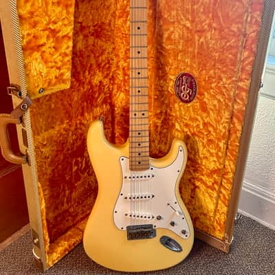 Fender Stratocaster 2020 - Butter Cream Yellow image 3