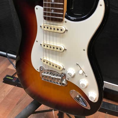 G&L Legacy 97-98 - Sunburst image 5