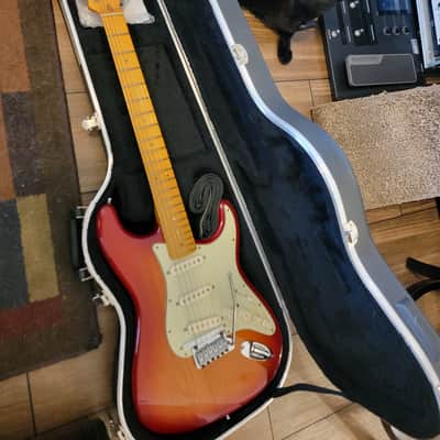 Fender RARE Fender VG Deluxe Stratocaster 2008 - Faded Cherry Burst image 7