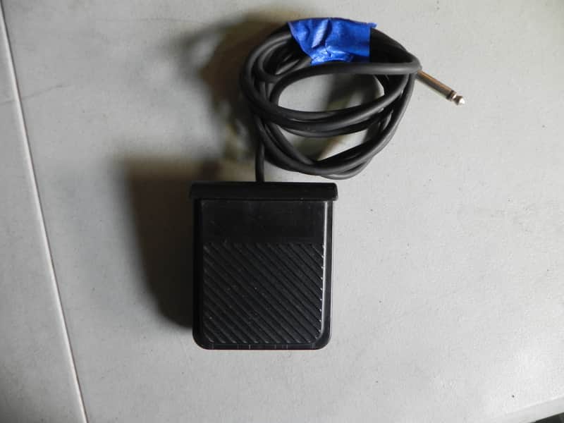 Universal Keyboard Sustain Pedal, Black image 1