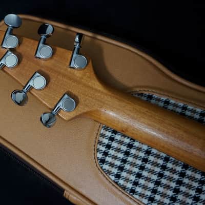 Powers Electric A-Type Select Flame in Wild Honey Burst image 14