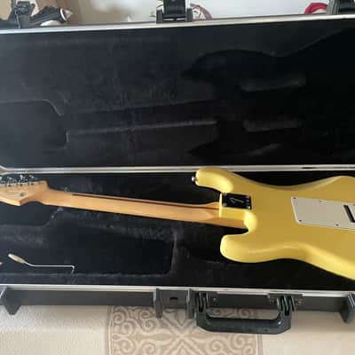 Fender Stratocaster ButtercreamYellow - SSS - Maple Neck + Fender ABS Molded Hard Case image 9