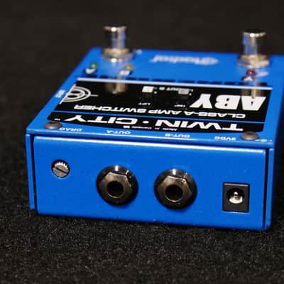 Radial Engineering Tonebone Twin-City Bones ABY Amp Switcher image 3