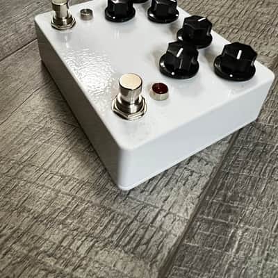 Mystery Pedal 2010 - White image 4