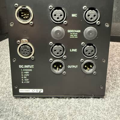 H2 Audio 2×0011 Modules + 002 Rack with Independent Output Level Controls image 7