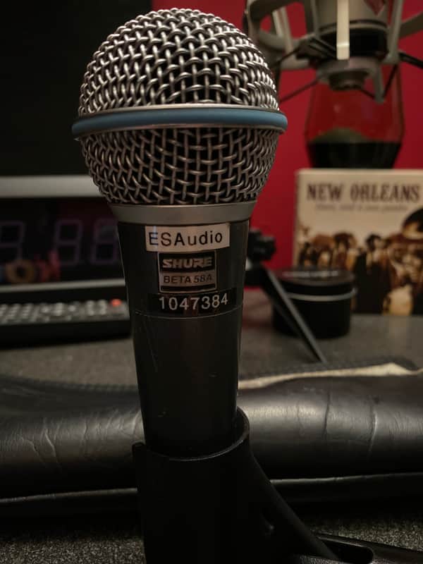 Shure BETA 58A Handheld Supercardioid Dynamic Microphone 1996 - Present - Black image 1