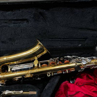 Yamaha YAS26 Alto Saxophone w Case image 4