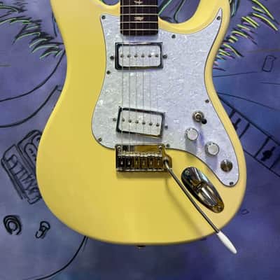 2022 PRS SE Silver Sky 2022 - Moon White, with custom P90's image 2