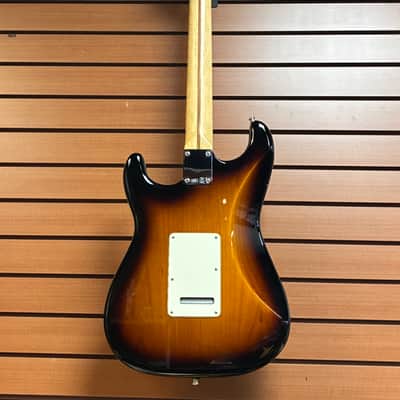 Fender American Special Stratocaster with Maple Fretboard in 2-Color Sunburst 2012 w/Lightweight Case image 8
