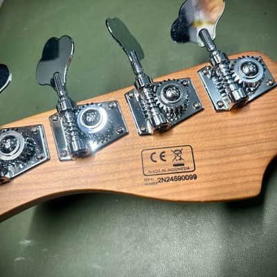 Sire Marcus Miller P5 FRETLESS 4String 2021 - Present - Tobacco Sunburst image 4
