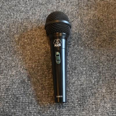 AKG D60S Dynamic Microphone with Clip and Whirlwind 20' Cable image 2
