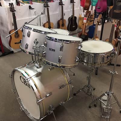 Incredible 5 piece CB700 Drum Kit w/ Stands, Bass Pedal, Tom Mount Remo Sound Master USA Heads image 2