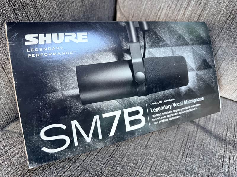 Immagine Shure SM7B Cardioid Dynamic Microphone 2001 - Present - Black - 1